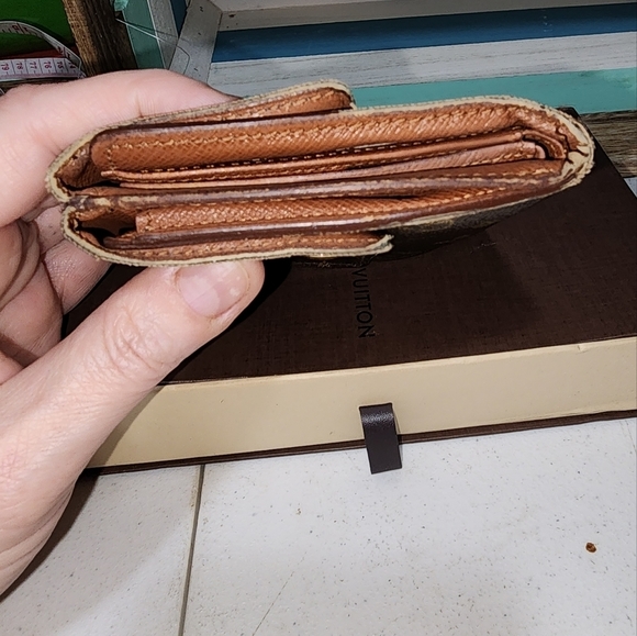 Guc Louis vuitton elise wallet used with flaws vintage monogram see pics - Picture 6 of 12